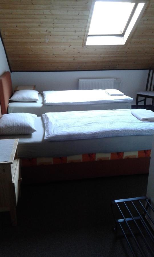 Hotel & Restaurant Adolfovsky Dvur Ngoại thất bức ảnh